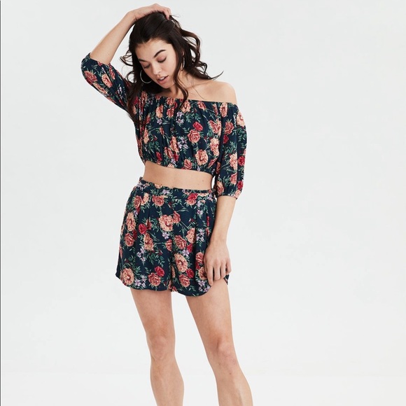 NWOT AE High Waisted Floral Button Side Shorts - Picture 3 of 5